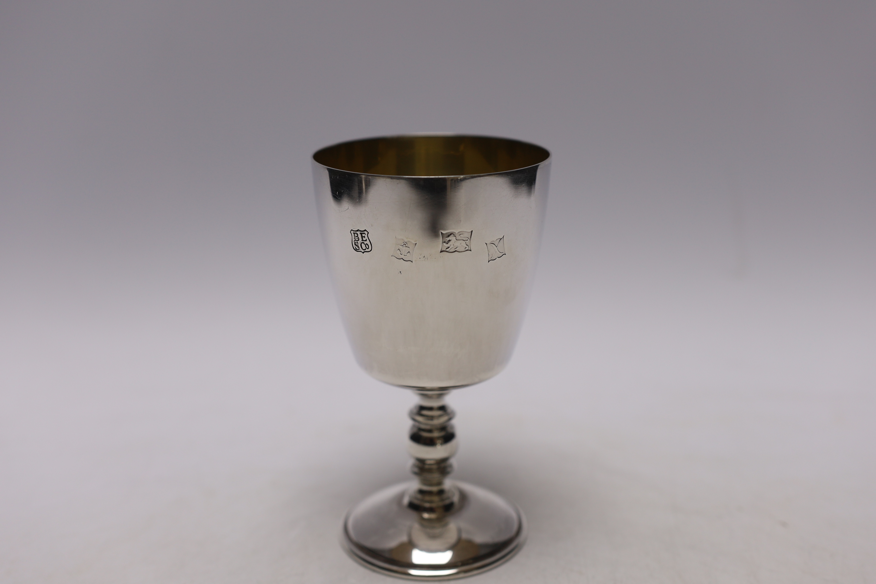 A modern silver goblet by Barker Ellis Silver Co, 12.8cm, 5.3oz.